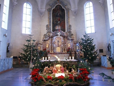 Altarraum zu Weihnachten